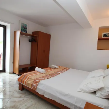 Apartments Gracia Funtana Exterior photo