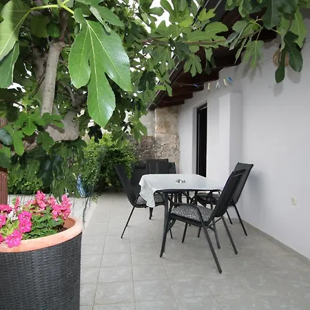 Apartments Gracia Funtana Exterior photo