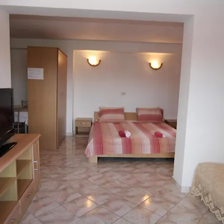 Apartments Gracia Funtana Exterior photo