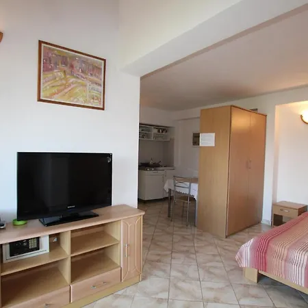 Apartments Gracia Funtana Exterior photo